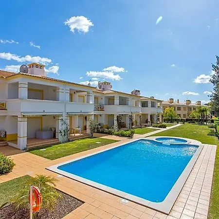 Sleeps 4 With Pool And Air Con Vilamoura