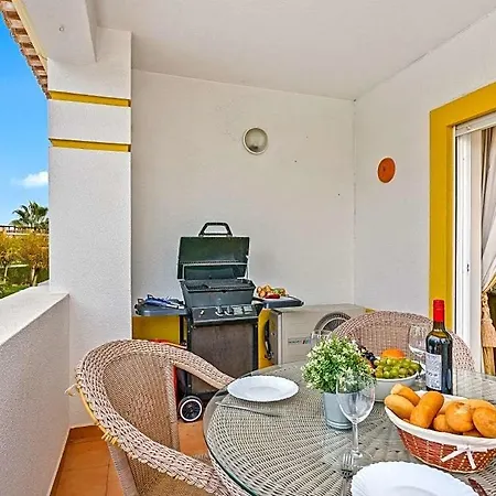 Appartamento Sleeps 4 With Pool And Air Con Vilamoura