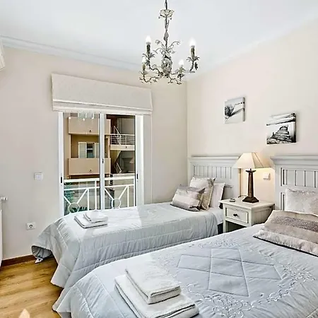 公寓 Sleeps 4 With Pool And Air Con