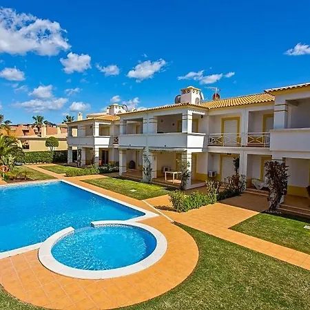Sleeps 4 With Pool And Air Con *